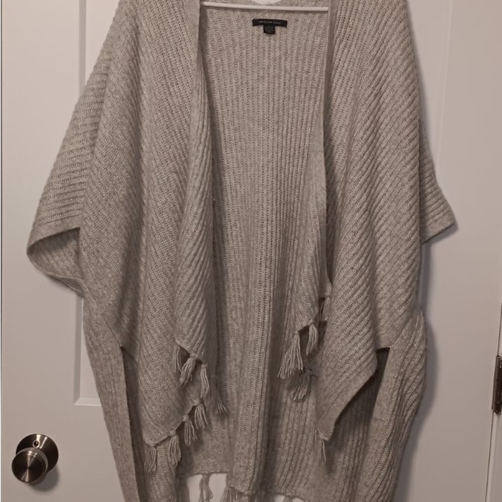 American Eagle Women’s Cozy Gray Knit Sweater Cardigan one size